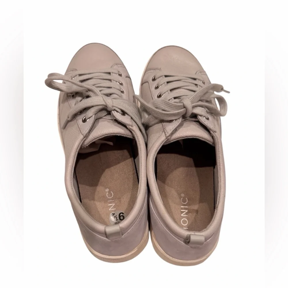 Vionic Winny Vapor Grey Nubuck Sneaker Arch Support Women Size 9.5